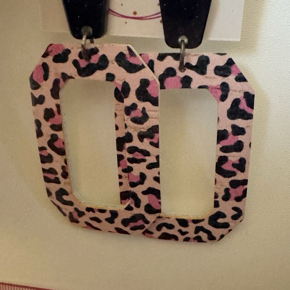 Olive & Stella Pink & Black Leather Leopard Print Earrings. NWT. Handmade - Picture 5 of 5